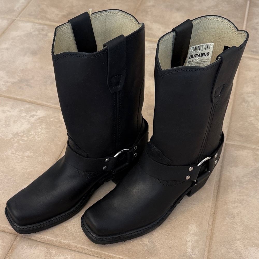 *SOLD* Women’s 10” Durango Black Leather Harness Boots